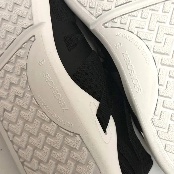 NEW Women's Xero® Prio Neo Cross-Training Shoes In Black/ White Size 7 - Picture 7 of 13